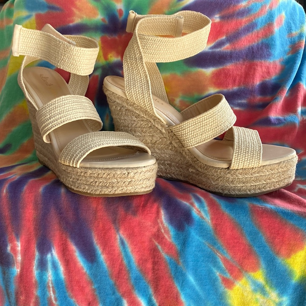 NWOT ALTAR'D STATE Raffi Wedges